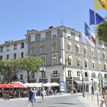 Hotel Le Bourbon Pau Centre Exterior photo