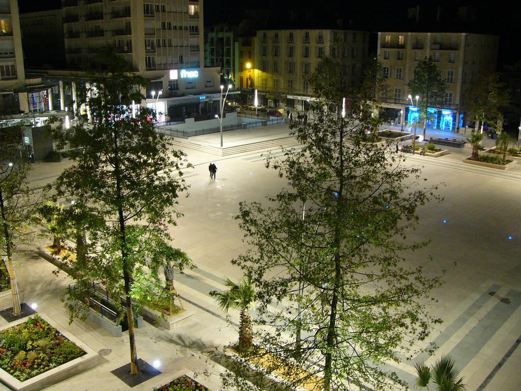 Hotel Le Bourbon Pau Centre Exterior photo