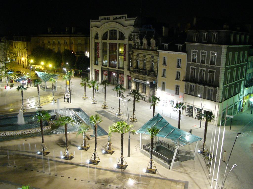 Hotel Le Bourbon Pau Centre Exterior photo