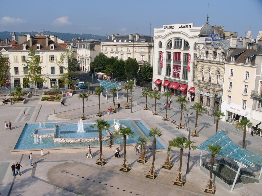 Hotel Le Bourbon Pau Centre Exterior photo